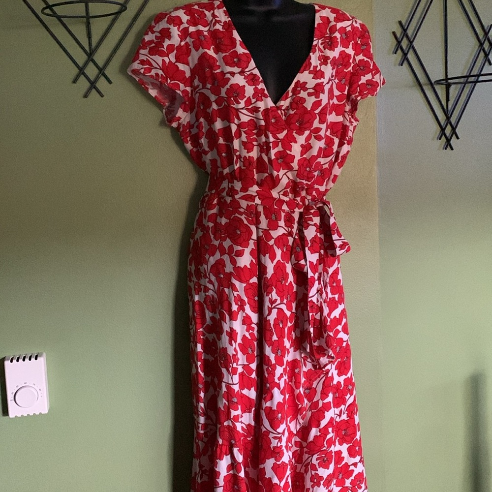 Bardot Black and Cream Label flower pattern dress
